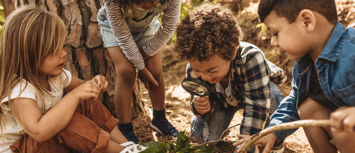 7 Easy and Fun Nature Activities with Your Child (Ages 2-5)