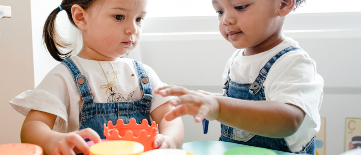 Nanny Care vs. Childcare Center Care: Choosing the Best Path for Your Little One